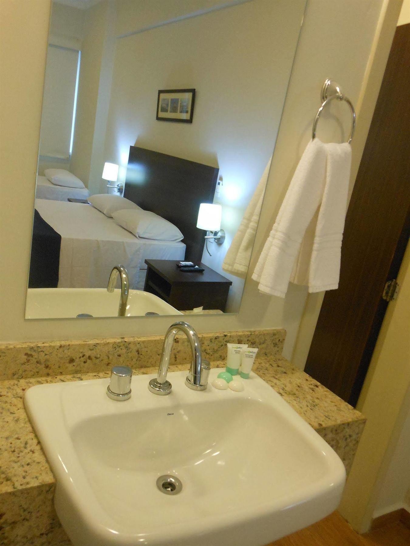 Oyo Ecosuites Hotel Manaus Buitenkant foto