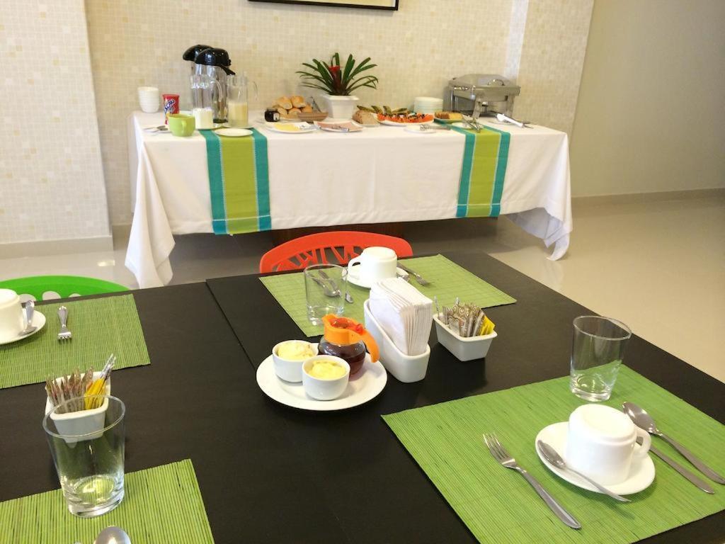 Oyo Ecosuites Hotel Manaus Buitenkant foto